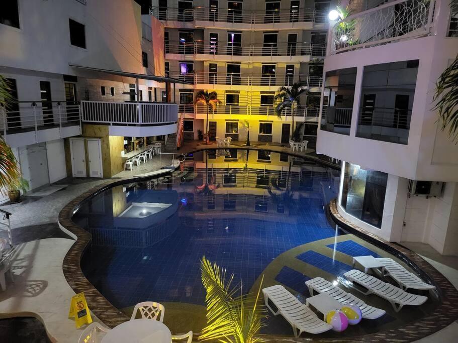 Kandi Resort-Type Spacious 1 Bedroom With Netflix And Free Housekeeping Angeles Exteriör bild